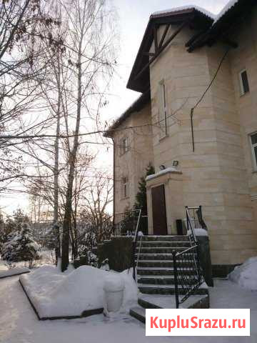 Коттедж 500 м² на участке 30 сот. в аренду посуточно в Краснознаменске Московской области Краснознаменск - изображение 1