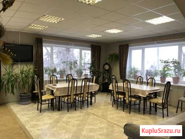 Комната 15 м² в 8-ком. кв., 1/2 эт. в аренду посуточно в Боровичах Боровичи - изображение 1