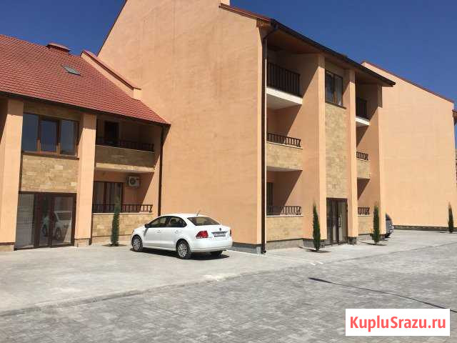 2-комнатная квартира, 52 м², 1/2 эт. в аренду на длительный срок в Черноморском Республики Крым Черноморское - изображение 1