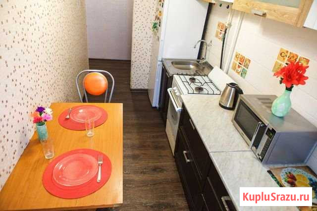 2-комнатная квартира, 43 м², 4/5 эт. в аренду посуточно в Каменске-Уральском Каменск-Уральский - изображение 1