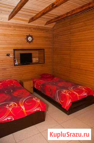 Комната 16 м² в 1-ком. кв., 1/1 эт. в аренду посуточно в Черноморском Республики Крым Черноморское - изображение 1