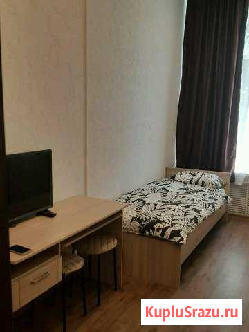 Комната 14 м² в 4-ком. кв., 1/4 эт. в аренду посуточно в Санкт-Петербурге Санкт-Петербург - изображение 1