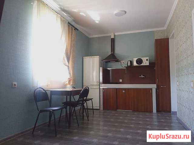 Комната 25 м² в 1-ком. кв., 2/2 эт. в аренду посуточно в Ейске Ейск - изображение 1