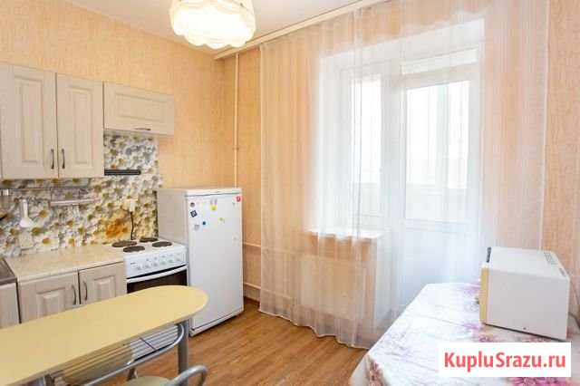 1-комнатная квартира, 42 м², 3/6 эт. в аренду посуточно в Оренбурге Оренбург - изображение 1