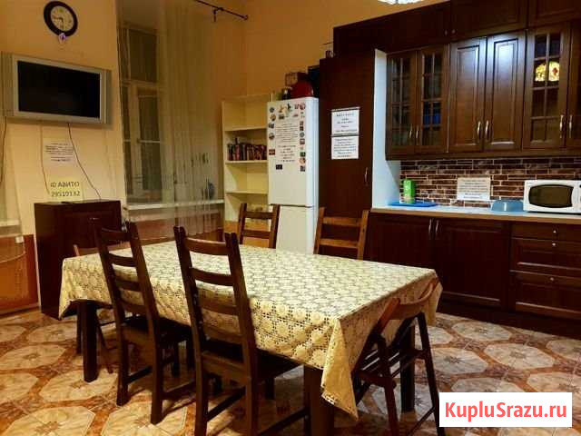 Комната 35 м² в 4-ком. кв., 1/5 эт. в аренду посуточно в Санкт-Петербурге Санкт-Петербург - изображение 1