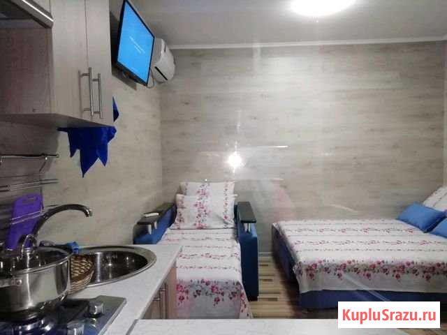 Комната 33 м² в 2-ком. кв., 1/2 эт. в аренду посуточно в Ейске Ейск - изображение 1