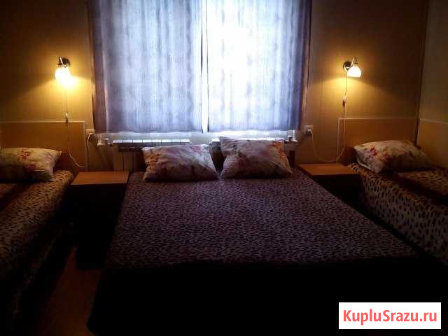 Комната 20 м² в 5-ком. кв., 2/2 эт. в аренду посуточно в Ейске Ейск - изображение 1