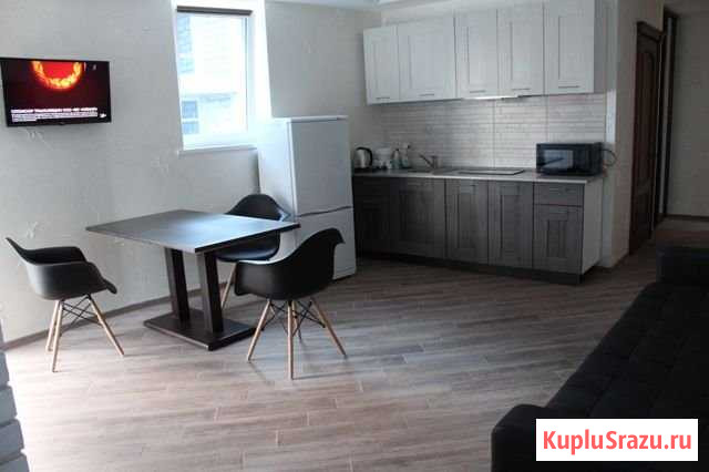2-комнатная квартира, 50 м², 2/2 эт. в аренду посуточно в Алуште Алушта - изображение 1