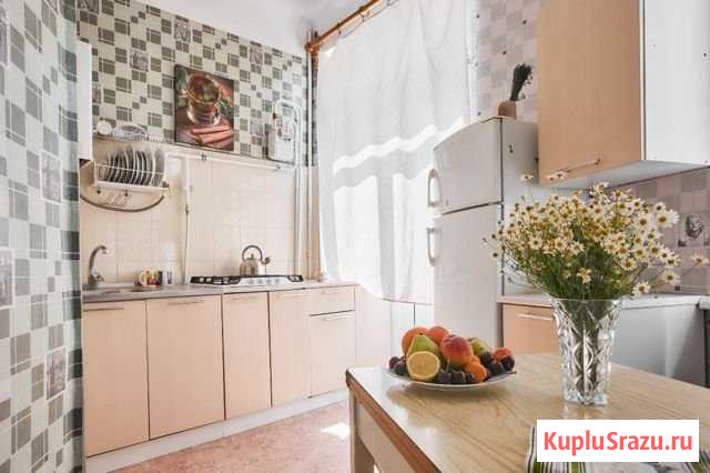 2-комнатная квартира, 50 м², 3/4 эт. в аренду посуточно в Севастополе Севастополь - изображение 1