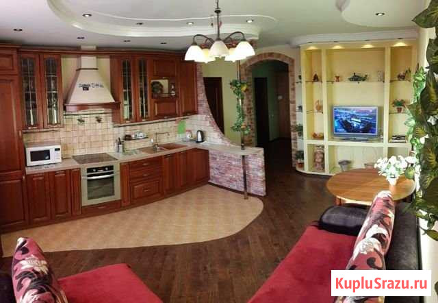 3-комнатная квартира, 85 м², 12/16 эт. в аренду посуточно в Омске Омск - изображение 1