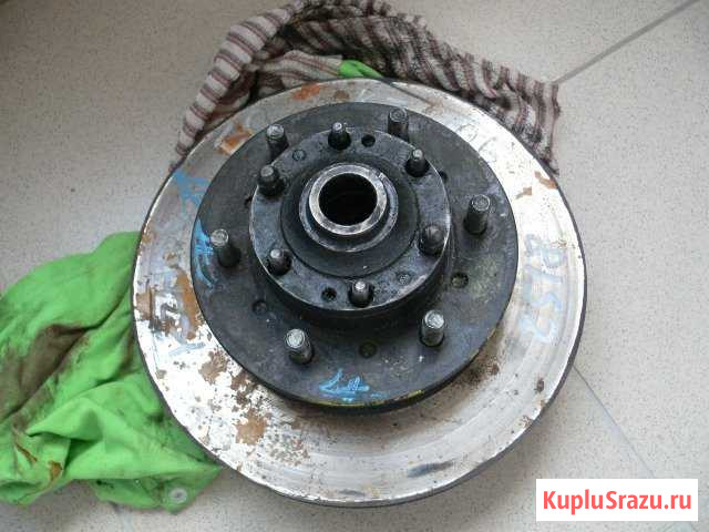 Ступица на Toyota Hiace 4 WD 1992 г. в Новороссийск - изображение 1