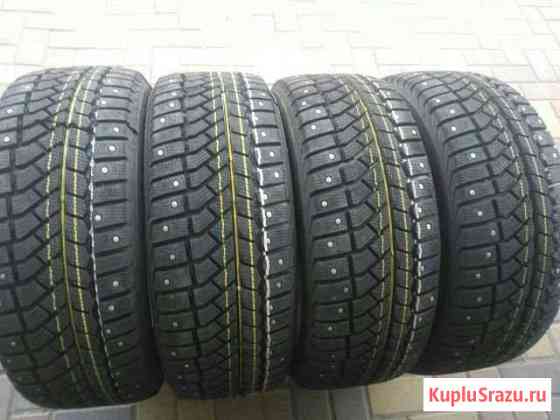 Продам комплект 215/50 R17 Viatti Старый Оскол