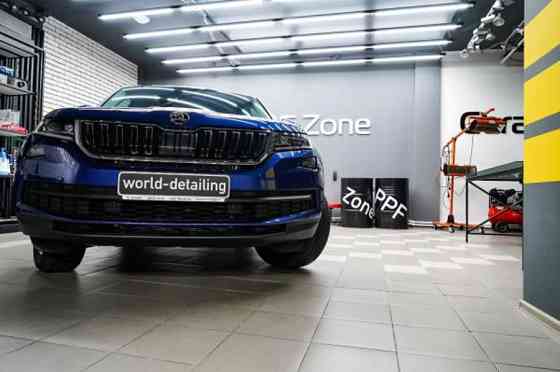 Оклейка автомобиля цветной виниловой пленкой. World Detailing Москва
