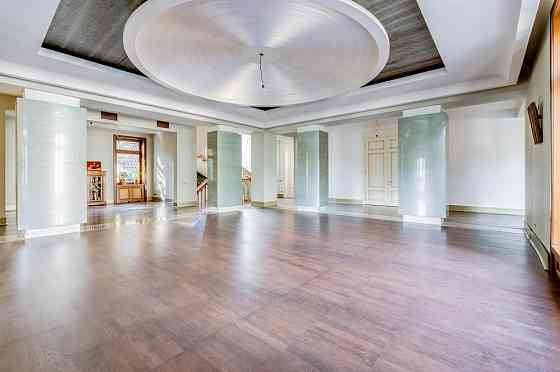 Дом 1200 м² на участке 24 сот. на продажу в Москве Москва