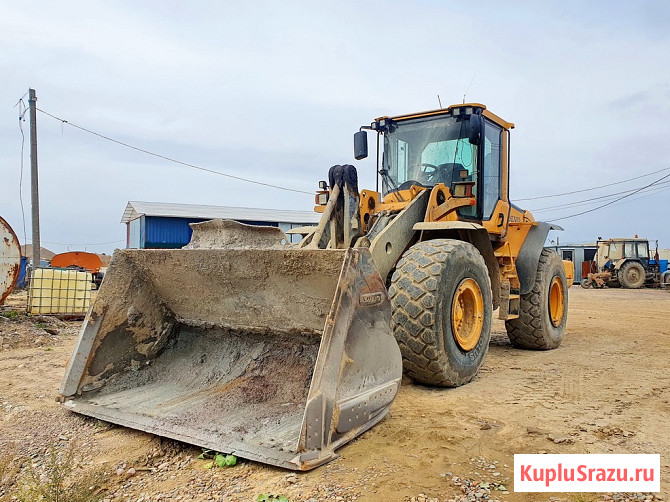 VOLVO L120F б/у фронтальный погрузчик 2013 года Москва - изображение 1