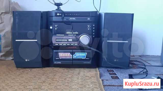 Музыкальный центр Красный - изображение 1