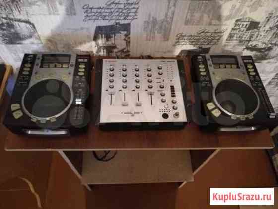 DJ CD - проигрыватели Vestax CDX 05 2шт + Vestax V Чусовой