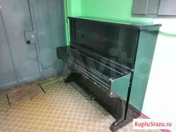 Пианино красный Октябрь Санкт-Петербург