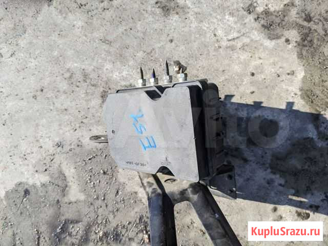 Блок abs Nissan Elgrand NE51 VQ35DE Уссурийск - изображение 1