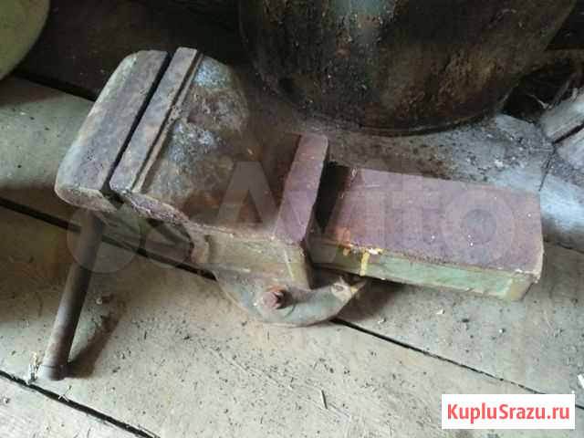 Тиски слесарные б/у Новоуральск - изображение 1