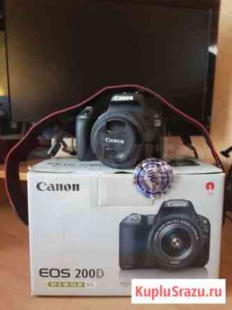 Зеркальный фотоаппарат canon200D kit Омск