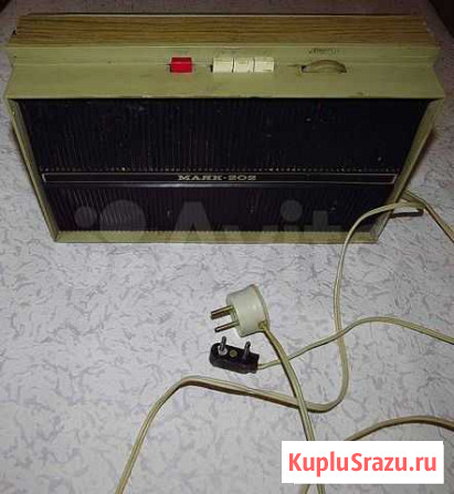 Радиоприёмник трёхпрограммный «Маяк-202» из СССР Нижний Новгород - изображение 1