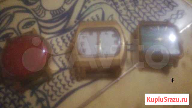 Часы СССР в жёлтом корпусе Петрозаводск - изображение 1