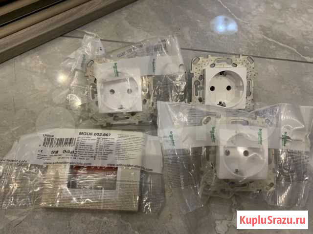 Розетки и рамка Schneider Подольск - изображение 1