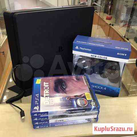 PS4 500гб+1 джой+4 игры Петропавловск-Камчатский