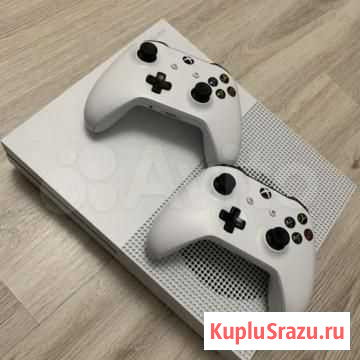 Xbox One S 1tb.2 джойстика Уфа - изображение 1
