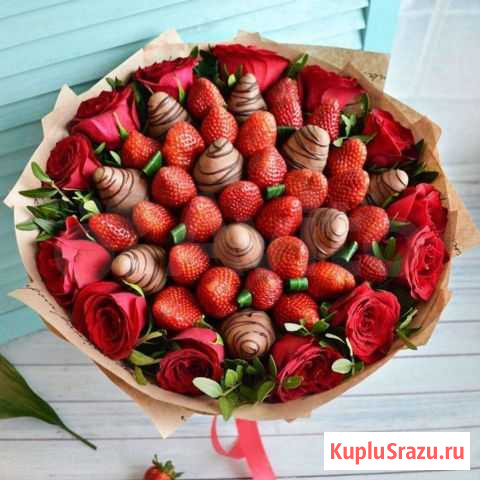 Клубника с розами. Подарок Санкт-Петербург - изображение 1