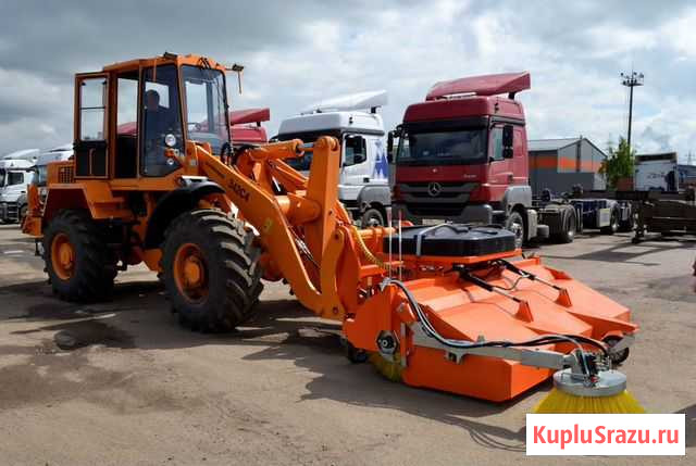 Фронтальная щетка (бункер, орошение, лотковая) Москва - изображение 1