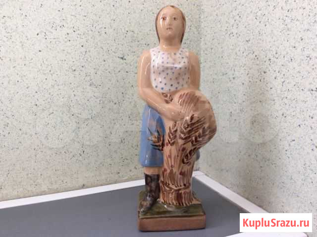 Девушка в снопах, жница. Соцреализм, гжель Ярославль - изображение 1