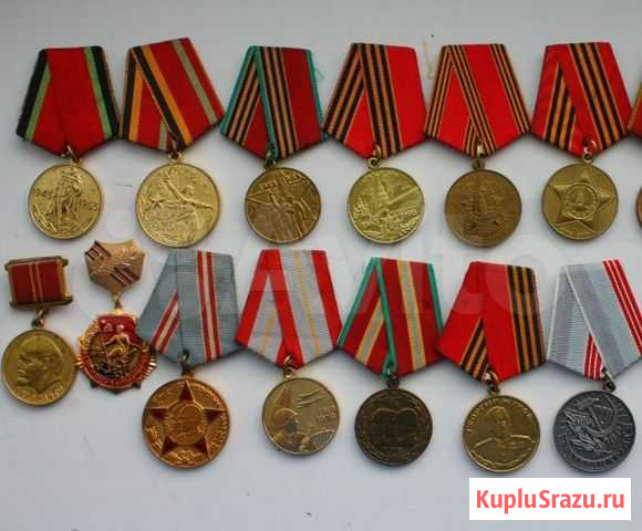 Значки юбилейные )(цена указана за все значки Георгиевск - изображение 1