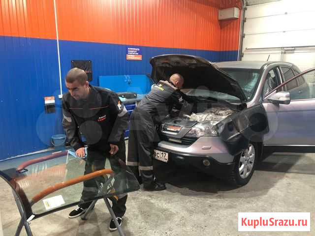 Стекло лобовое nissan tiida 2004-2014 Великий Новгород - изображение 1