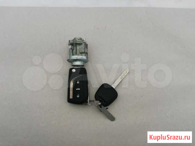Ключ toyota corolla/auris/verso Тамбов - изображение 1
