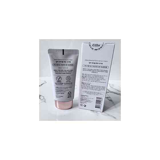 D’Alba Солнцезащитный крем эссенция Tone UP (50 мл) SPF 50 PA UV Essence Water full 