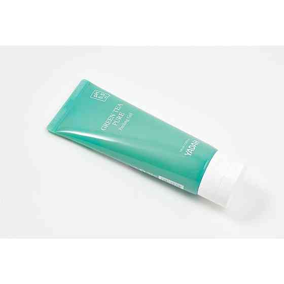 Гель-скраб с зеленым чаем для лица YADAH "GREEN TEA PURE Peeling Gel" 