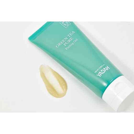 Гель-скраб с зеленым чаем для лица YADAH "GREEN TEA PURE Peeling Gel" 
