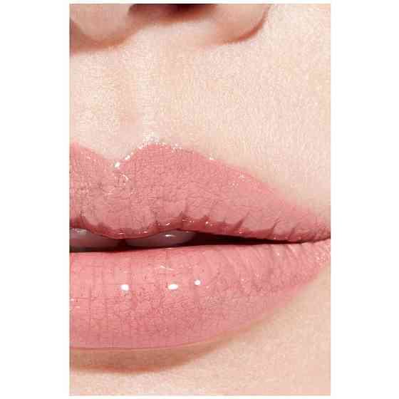 Chanel Le Rouge Duo Ultra Tenue, оттенок 47 Daring Red 