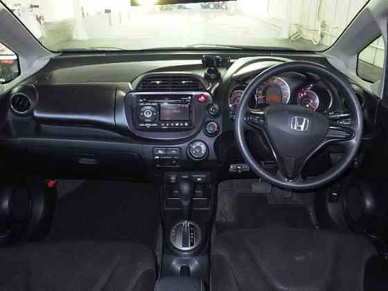 Хэтчбек Honda Fit кузов GE6 модификация 13G 10TH Anniversary 2 Москва