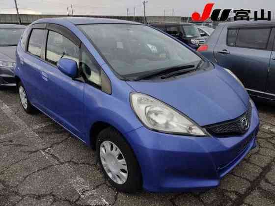 Хэтчбек Honda Fit кузов GE6 модификация 13G F Package Москва