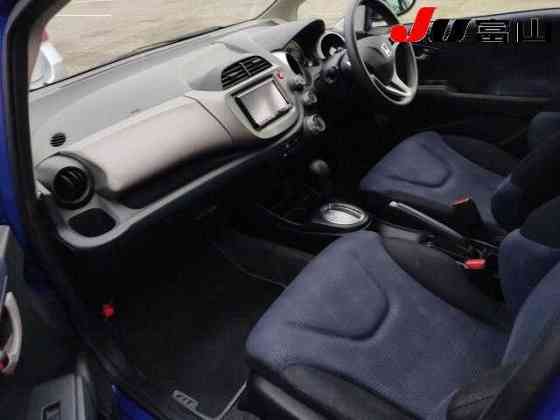 Хэтчбек Honda Fit кузов GE6 модификация 13G F Package Москва