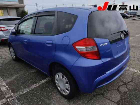 Хэтчбек Honda Fit кузов GE6 модификация 13G F Package Москва