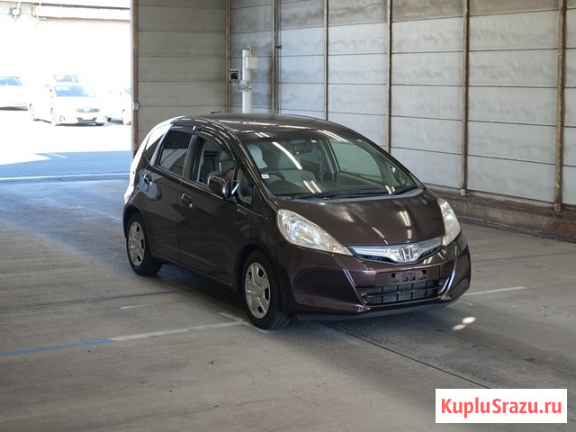 Хэтчбек гибрид Honda Fit Hybrid кузов GP1 модификация Hybrid 10TH Anniversary Москва - изображение 1