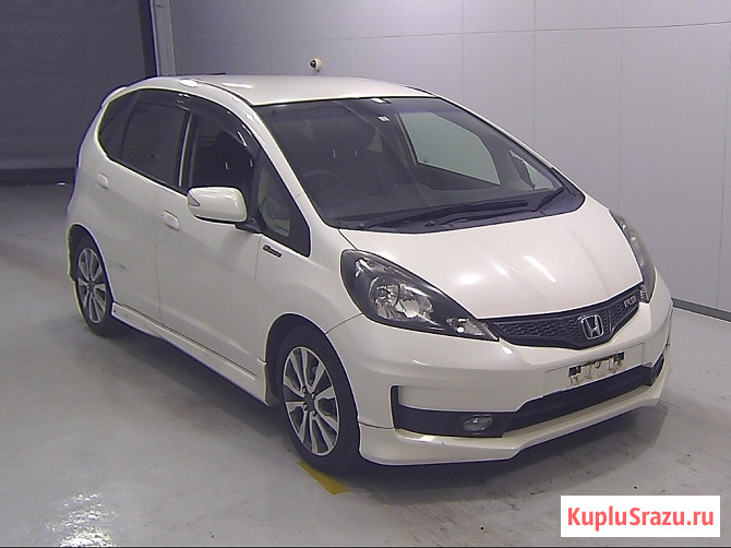 Хэтчбек Honda Fit кузов GE8 модификация 15RS 10th Anniversary Москва - изображение 1