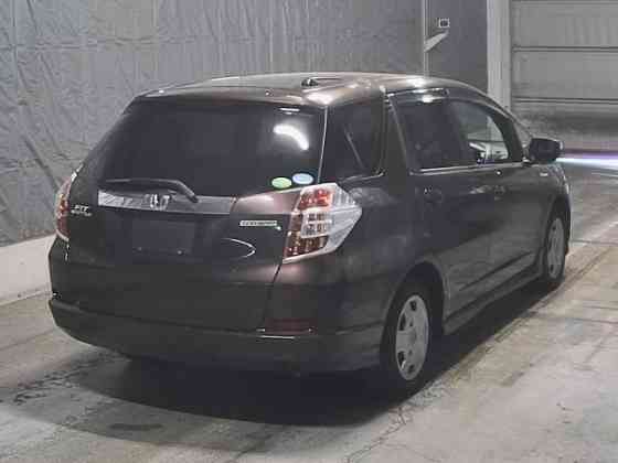Универсал гибрид Honda Fit Shuttle Hybrid кузов GP2 Москва