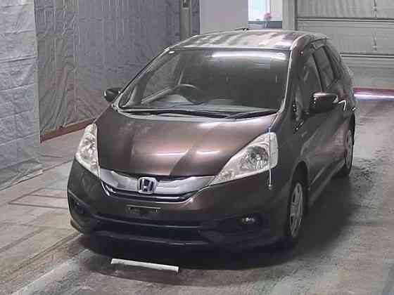 Универсал гибрид Honda Fit Shuttle Hybrid кузов GP2 Москва