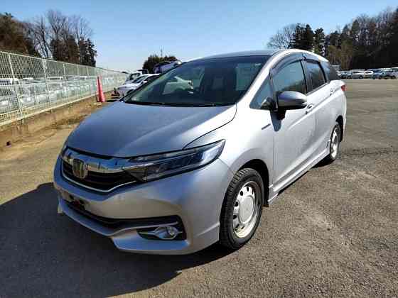 Универсал гибрид Honda Shuttle Hybrid кузов GP8 модификация Hybrid гв 2019 4wd Москва