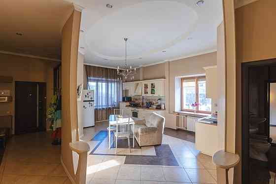Коттедж 272 м² на участке 4 сот. на продажу в Красноярске Красноярск